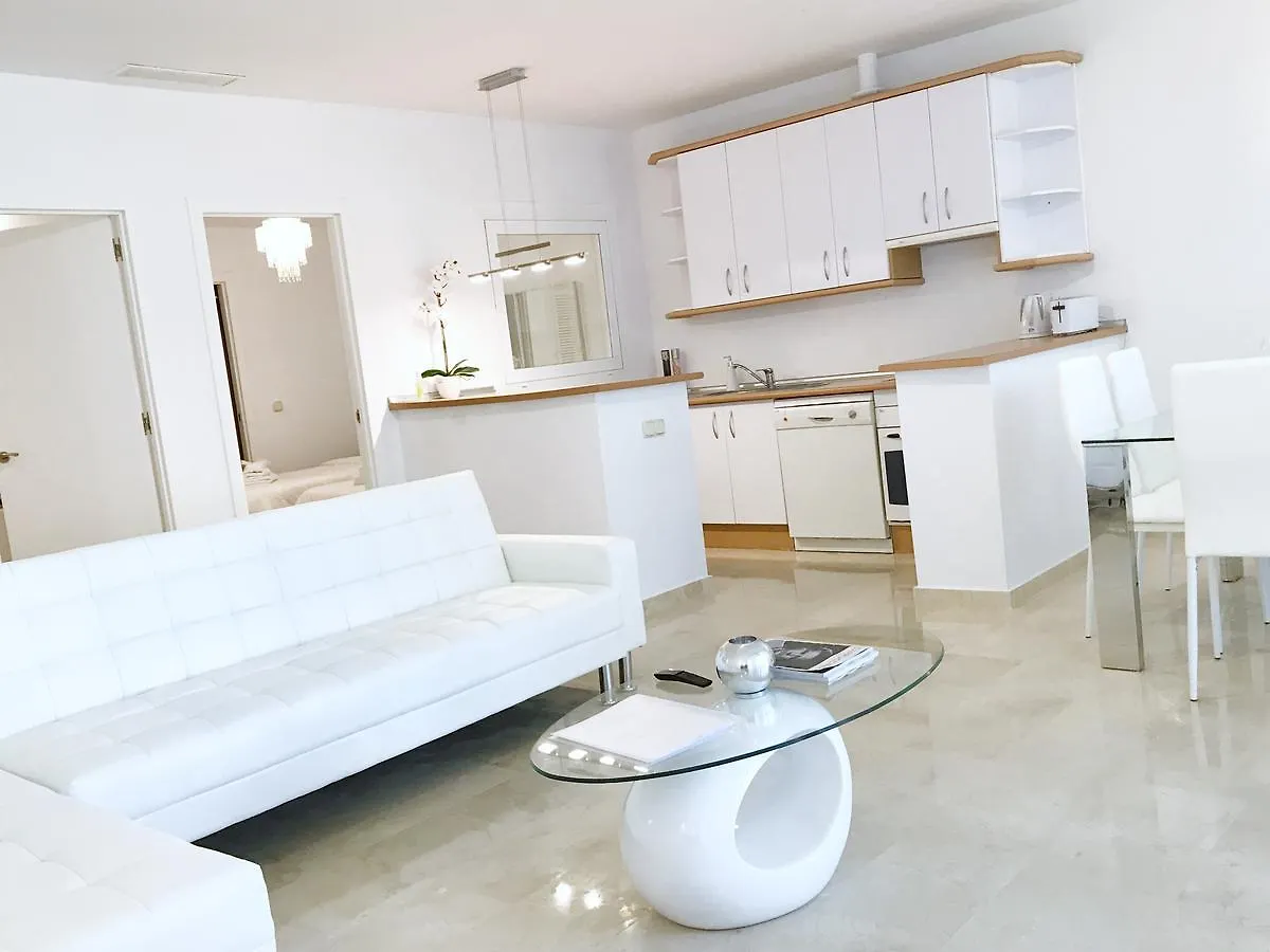 Vivaldi Boutique Suites Jardines Del Mar Marbella Apartmán